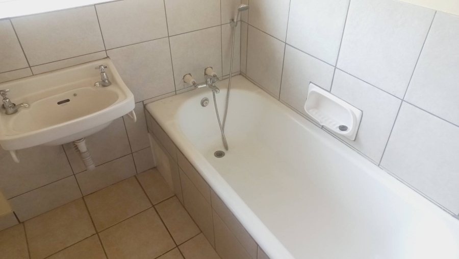 2 Bedroom Property for Sale in Rhodesfield Gauteng