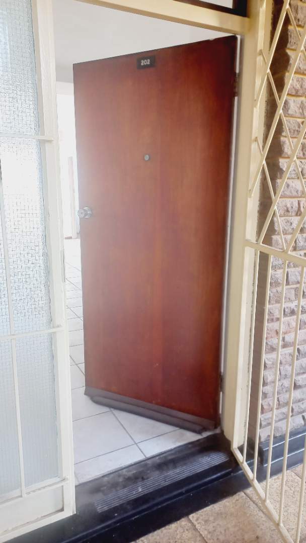 2 Bedroom Property for Sale in Rhodesfield Gauteng