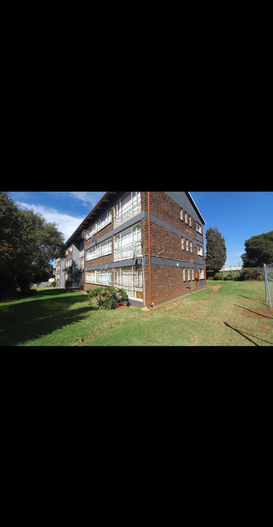 2 Bedroom Property for Sale in Rhodesfield Gauteng