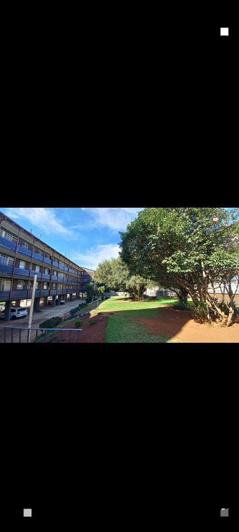 2 Bedroom Property for Sale in Rhodesfield Gauteng