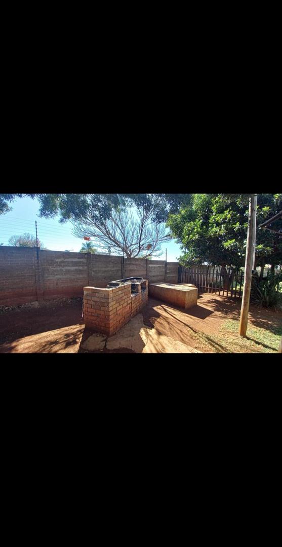 2 Bedroom Property for Sale in Rhodesfield Gauteng