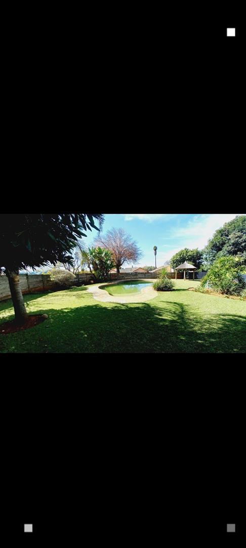 2 Bedroom Property for Sale in Rhodesfield Gauteng