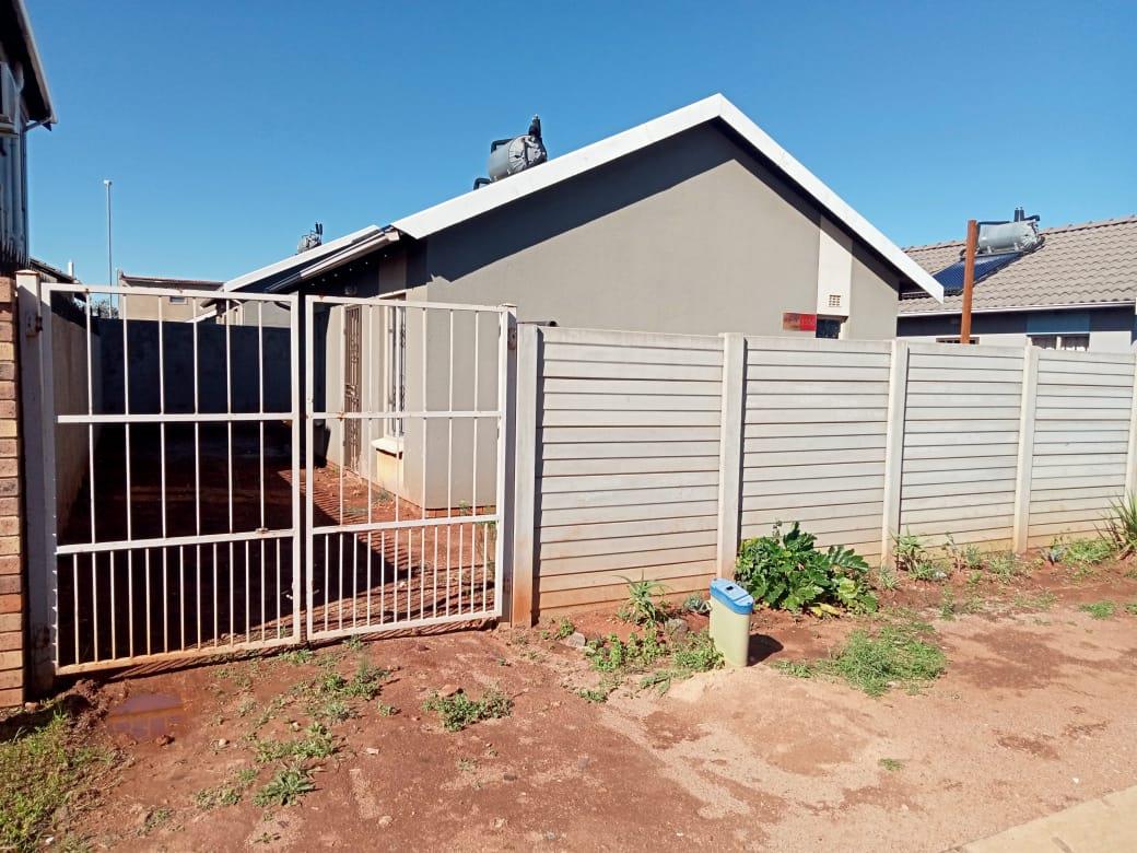 To Let 2 Bedroom Property for Rent in Sky City Gauteng