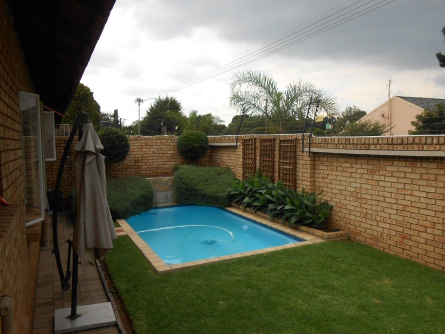 To Let 3 Bedroom Property for Rent in Albemarle Gauteng