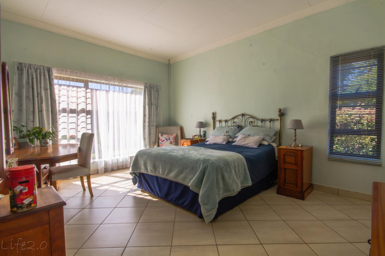 2 Bedroom Property for Sale in The Retreat Gauteng