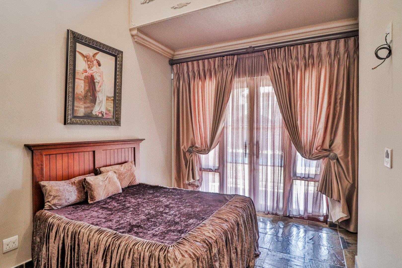 7 Bedroom Property for Sale in Poortview Gauteng