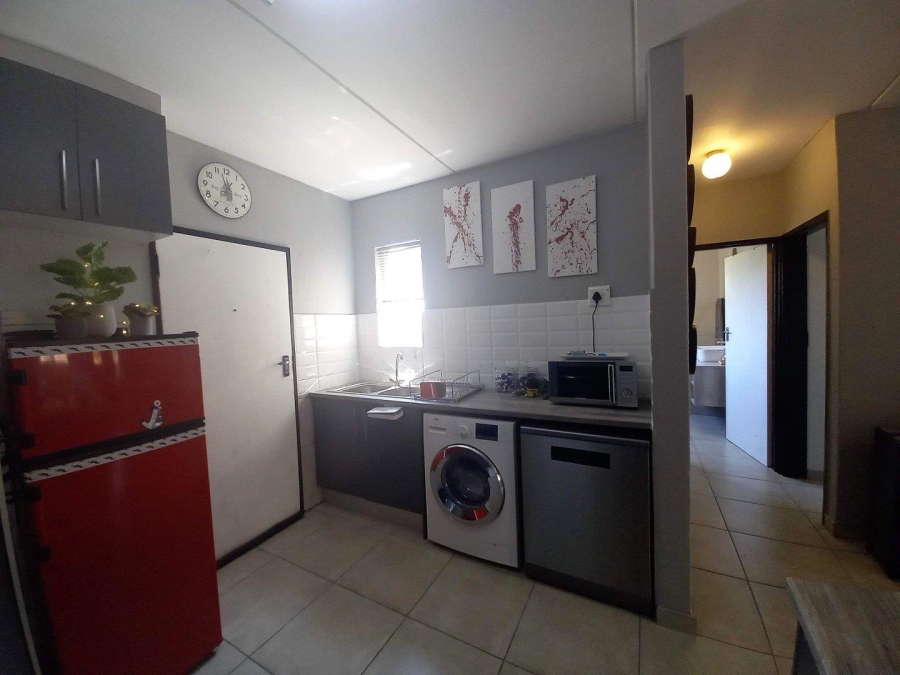 1 Bedroom Property for Sale in Strubensvallei Gauteng