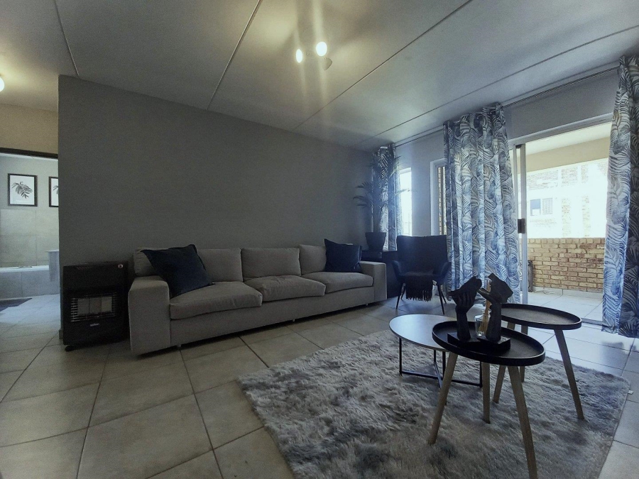 1 Bedroom Property for Sale in Strubensvallei Gauteng