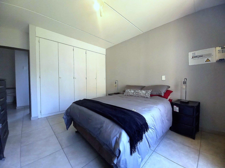 1 Bedroom Property for Sale in Strubensvallei Gauteng