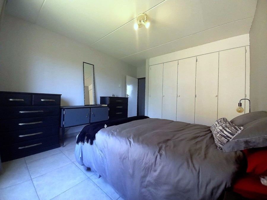 1 Bedroom Property for Sale in Strubensvallei Gauteng