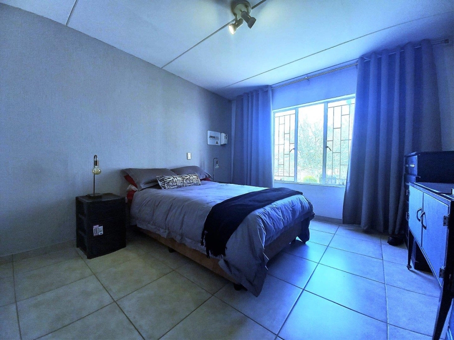 1 Bedroom Property for Sale in Strubensvallei Gauteng