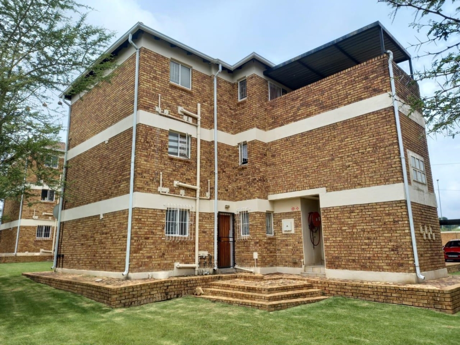 1 Bedroom Property for Sale in Strubensvallei Gauteng