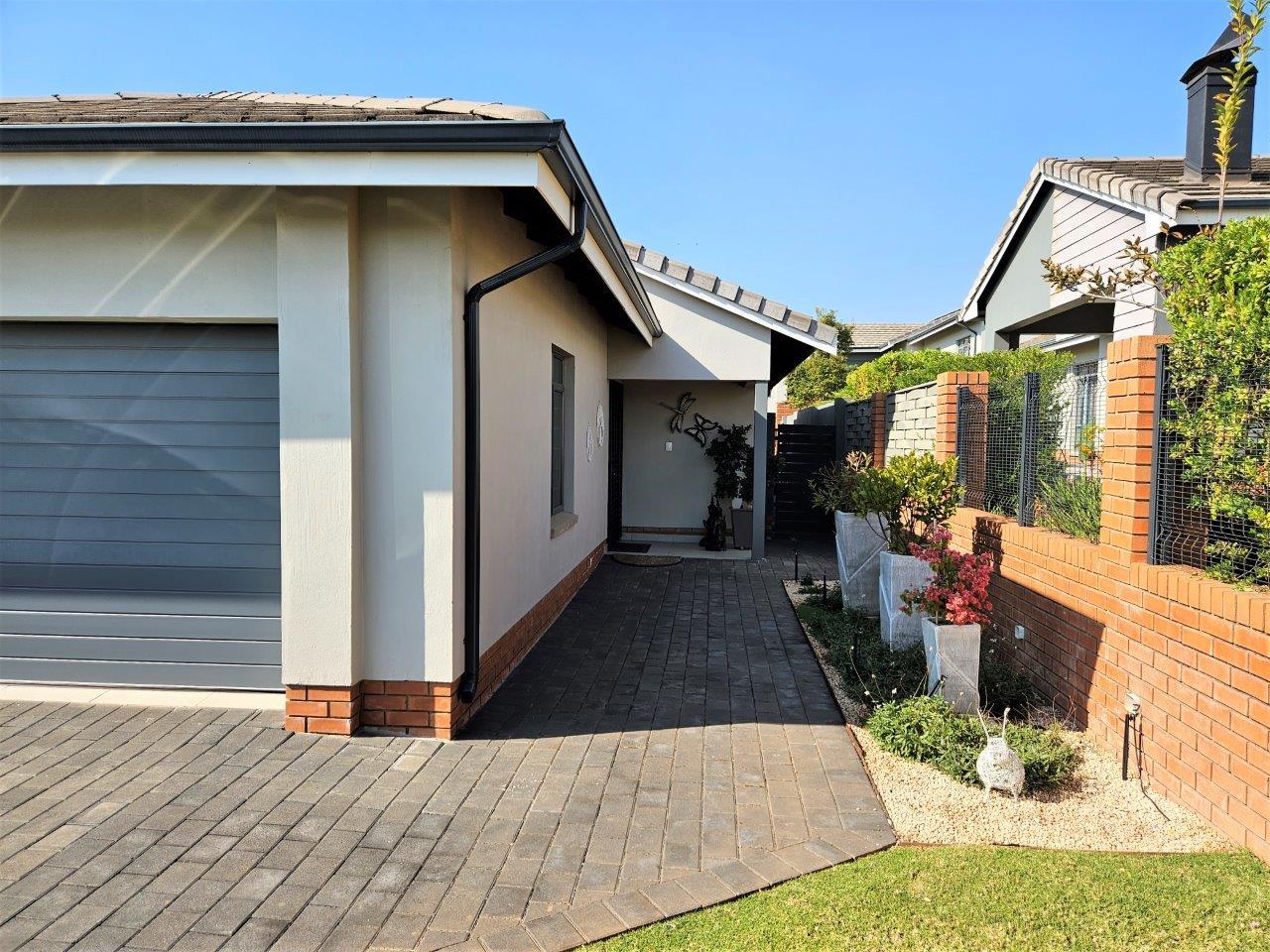 3 Bedroom Property for Sale in Waterkloof Ridge Gauteng