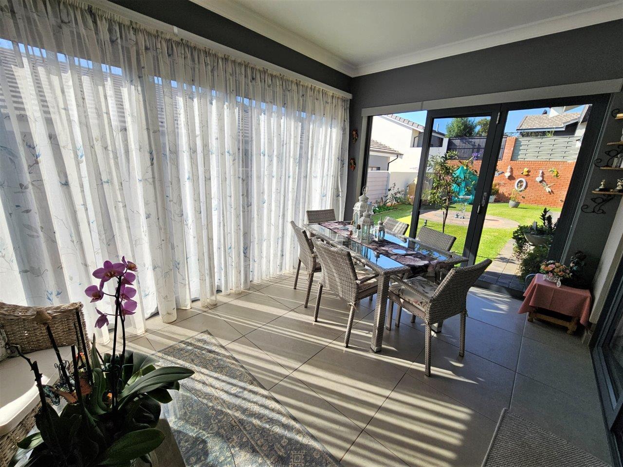 3 Bedroom Property for Sale in Waterkloof Ridge Gauteng