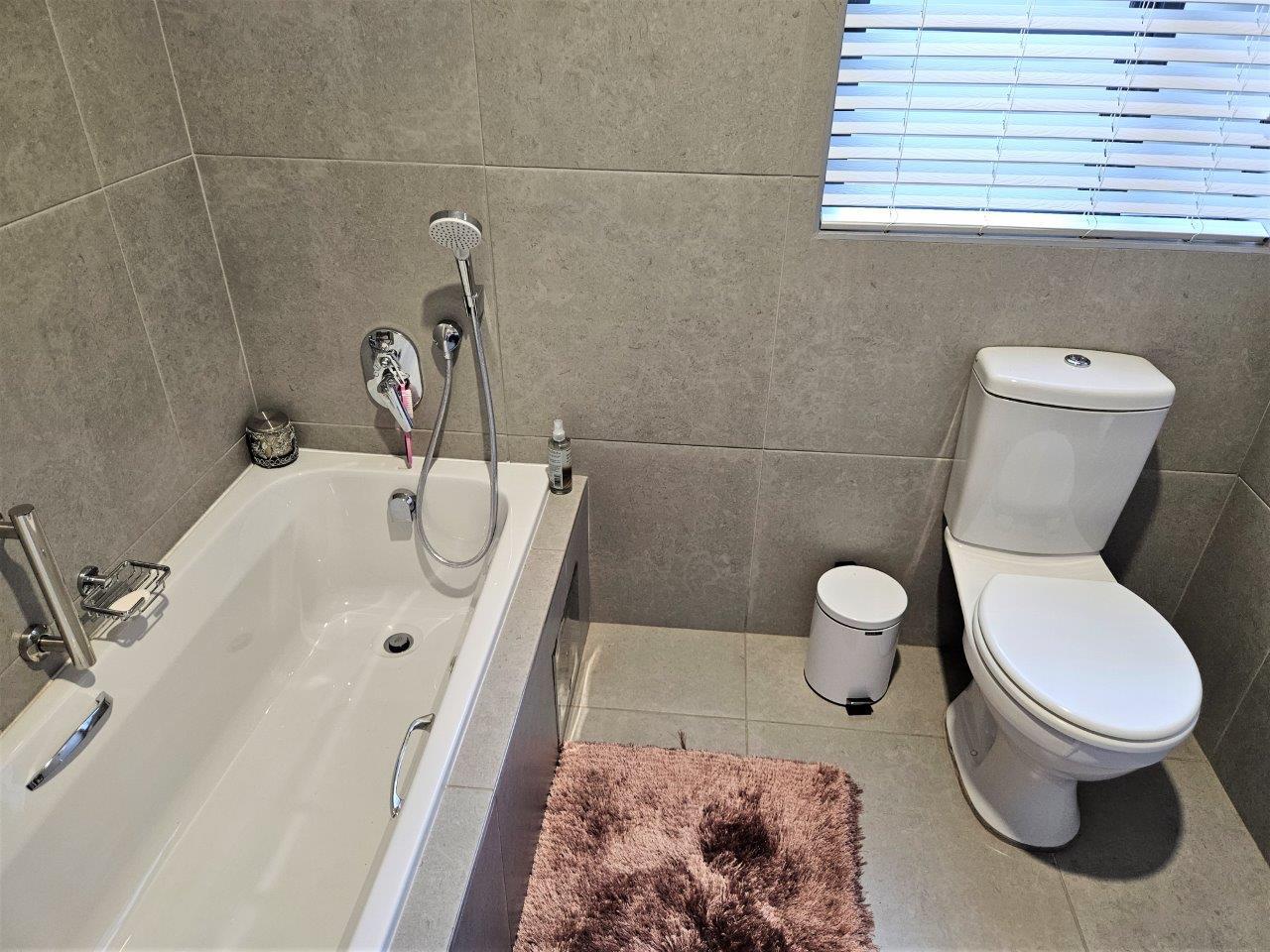 3 Bedroom Property for Sale in Waterkloof Ridge Gauteng