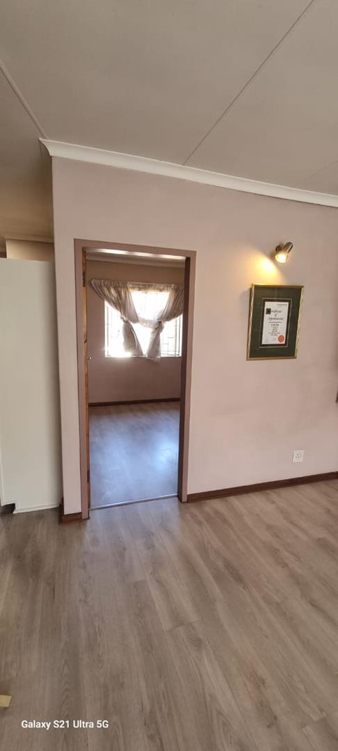 2 Bedroom Property for Sale in Wierdapark Gauteng