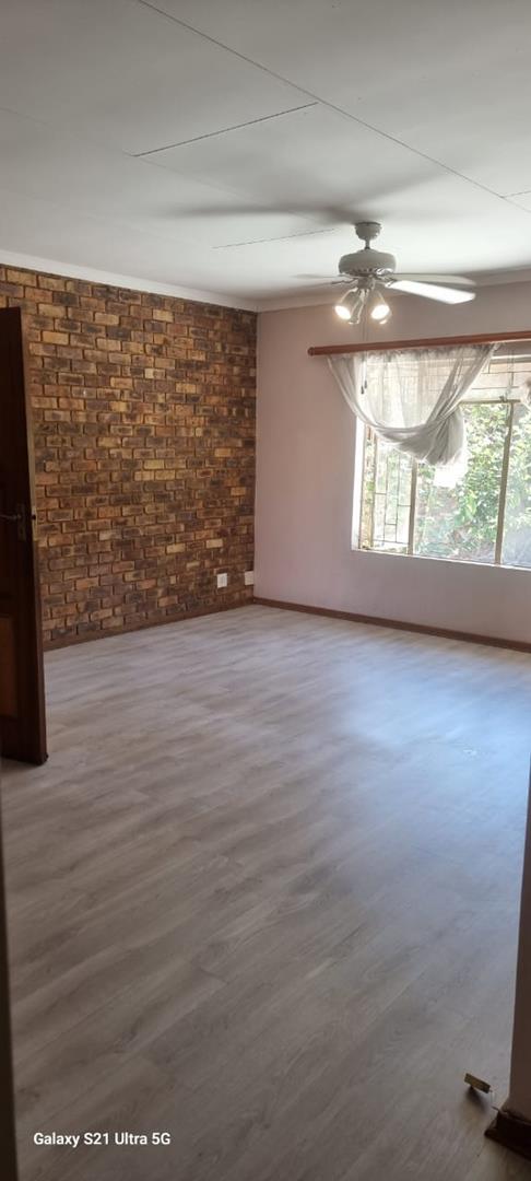 2 Bedroom Property for Sale in Wierdapark Gauteng