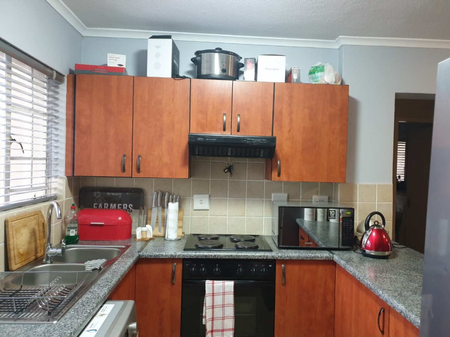 2 Bedroom Property for Sale in Meredale Gauteng