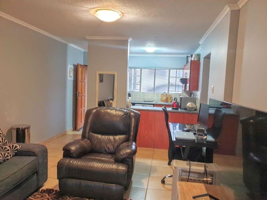 2 Bedroom Property for Sale in Meredale Gauteng