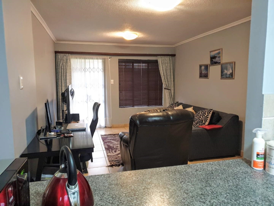 2 Bedroom Property for Sale in Meredale Gauteng