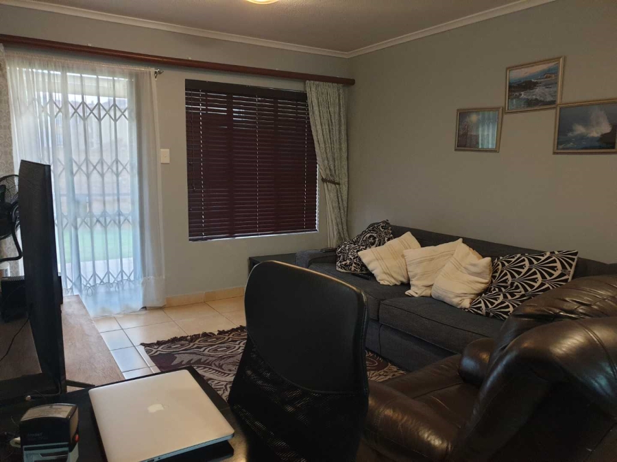 2 Bedroom Property for Sale in Meredale Gauteng