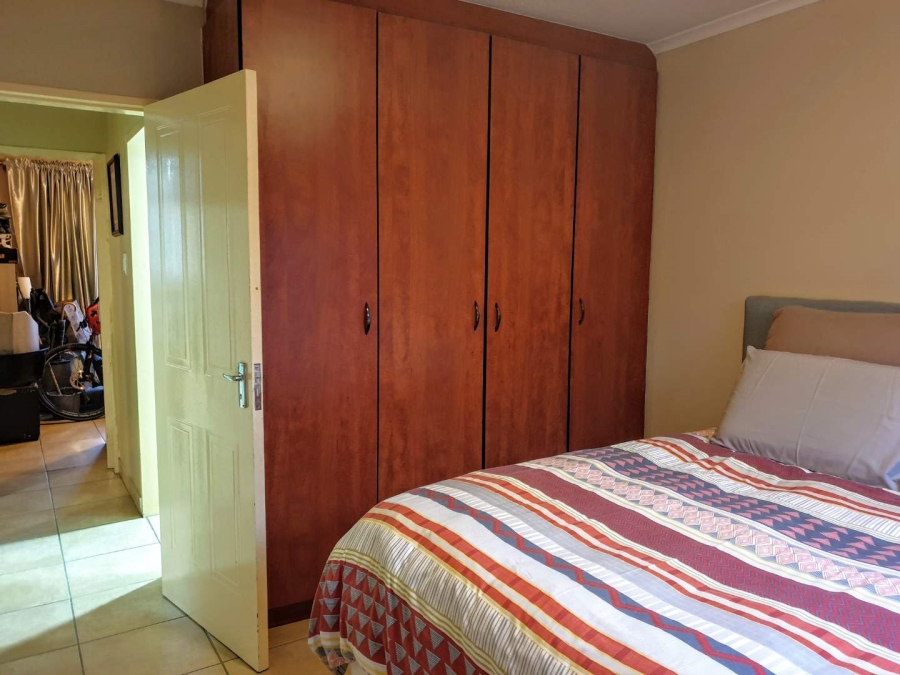 2 Bedroom Property for Sale in Meredale Gauteng