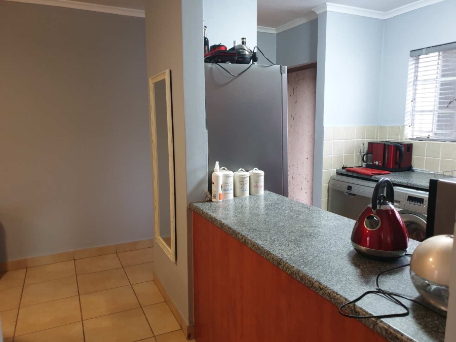 2 Bedroom Property for Sale in Meredale Gauteng