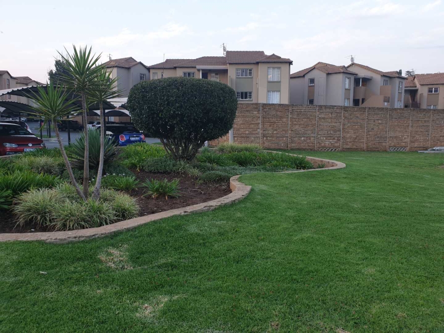 2 Bedroom Property for Sale in Meredale Gauteng