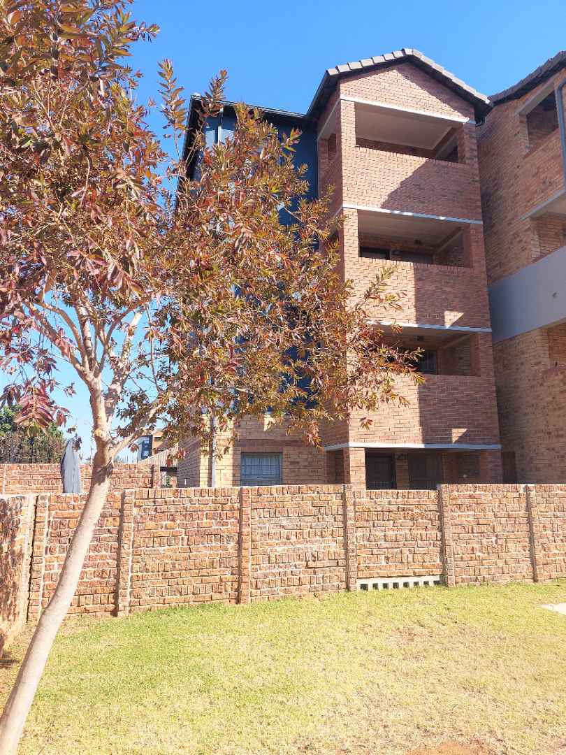 2 Bedroom Property for Sale in Heuweloord Gauteng