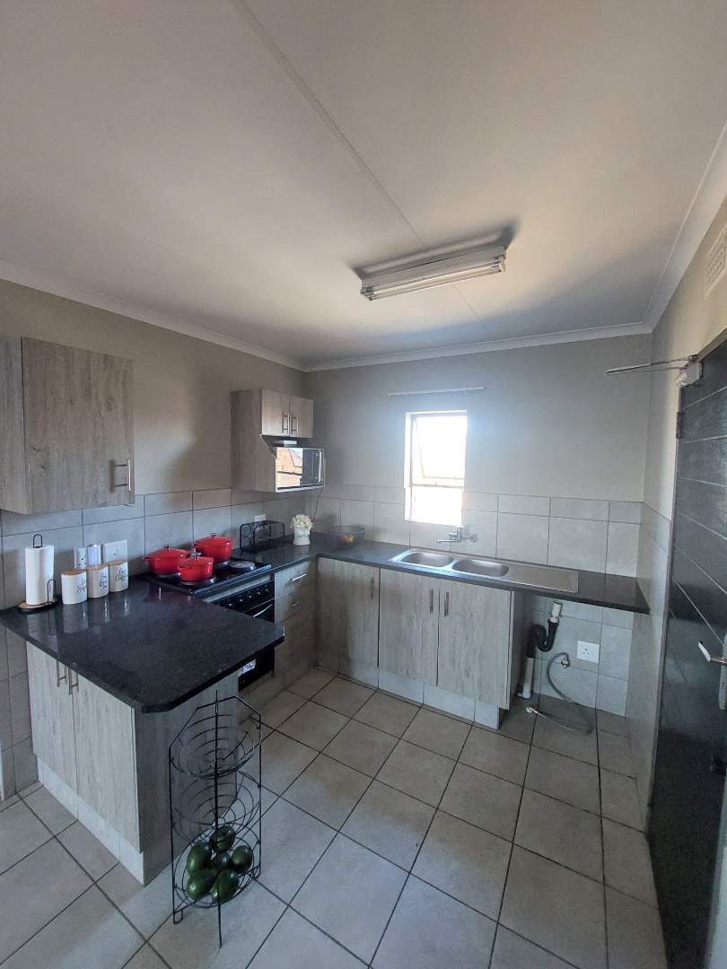 2 Bedroom Property for Sale in Heuweloord Gauteng