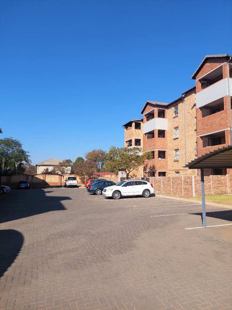 2 Bedroom Property for Sale in Heuweloord Gauteng