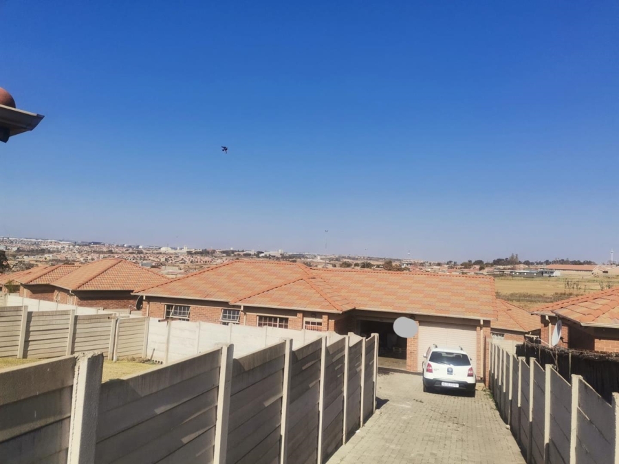 3 Bedroom Property for Sale in Thatch Hill Estate Gauteng