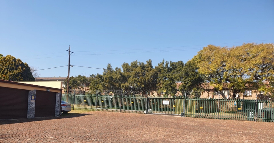 1 Bedroom Property for Sale in Windsor West Gauteng