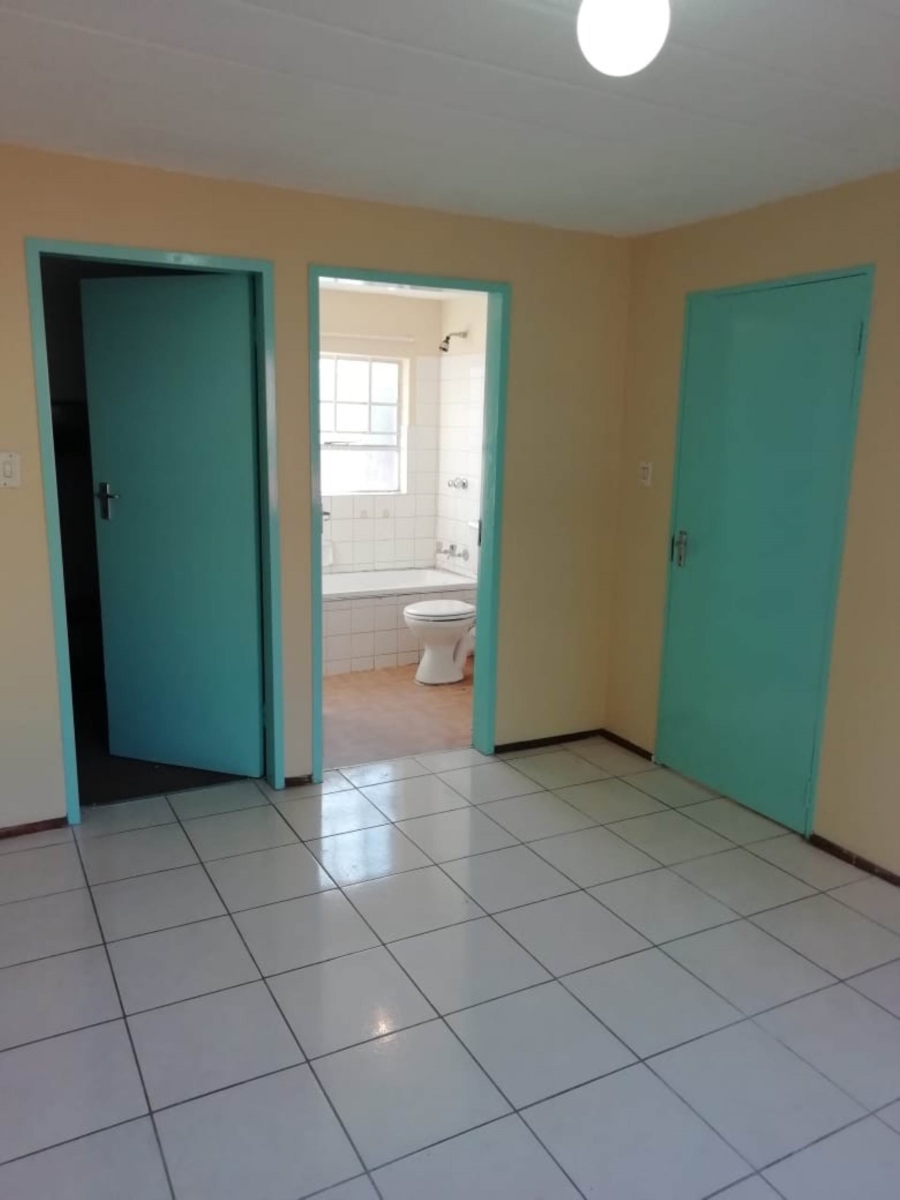 1 Bedroom Property for Sale in Kempton Park Central Gauteng