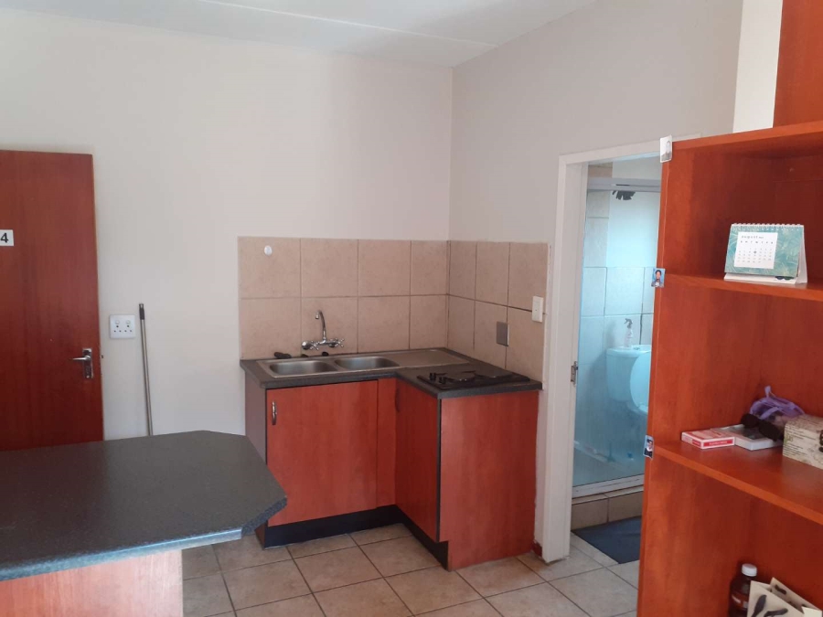 2 Bedroom Property for Sale in Westdene Gauteng