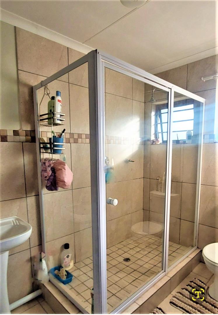 4 Bedroom Property for Sale in Albertsdal Gauteng