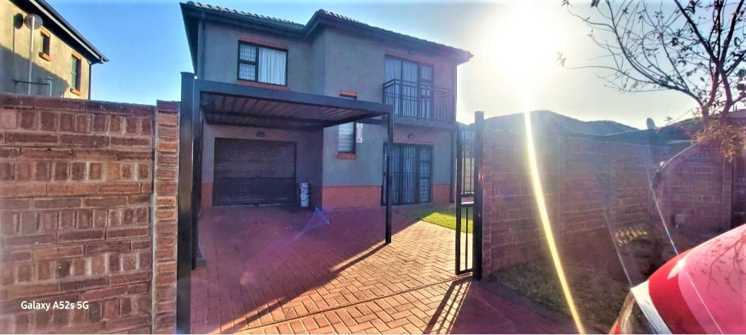 4 Bedroom Property for Sale in Albertsdal Gauteng