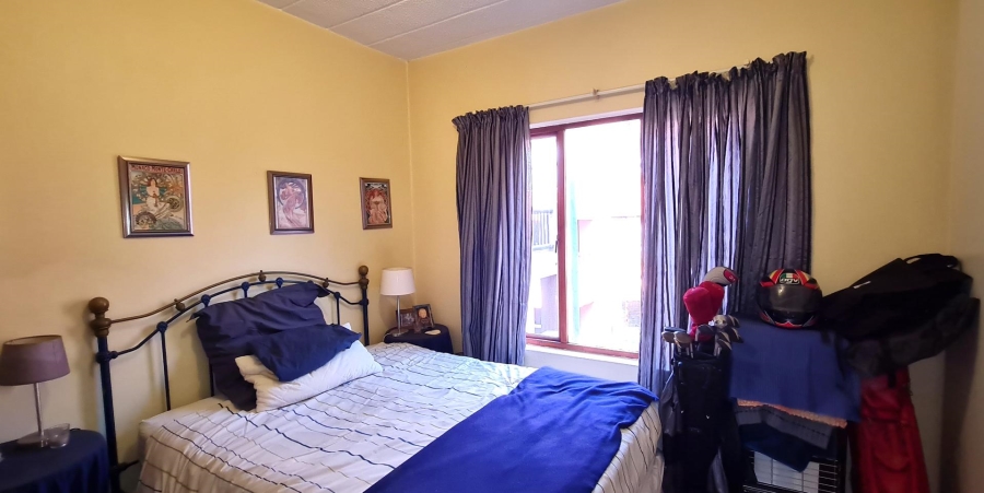 2 Bedroom Property for Sale in Magaliessig Gauteng