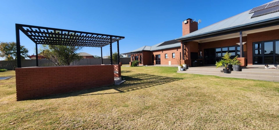 5 Bedroom Property for Sale in Dunblane Lifestyle and Equestrian Estate Gauteng