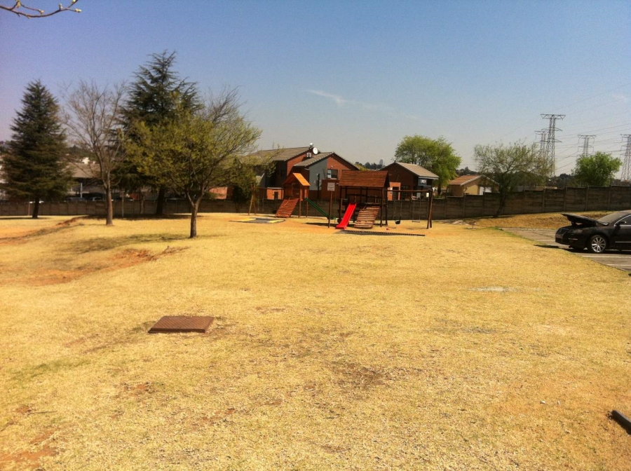 2 Bedroom Property for Sale in Rembrandt Park Gauteng