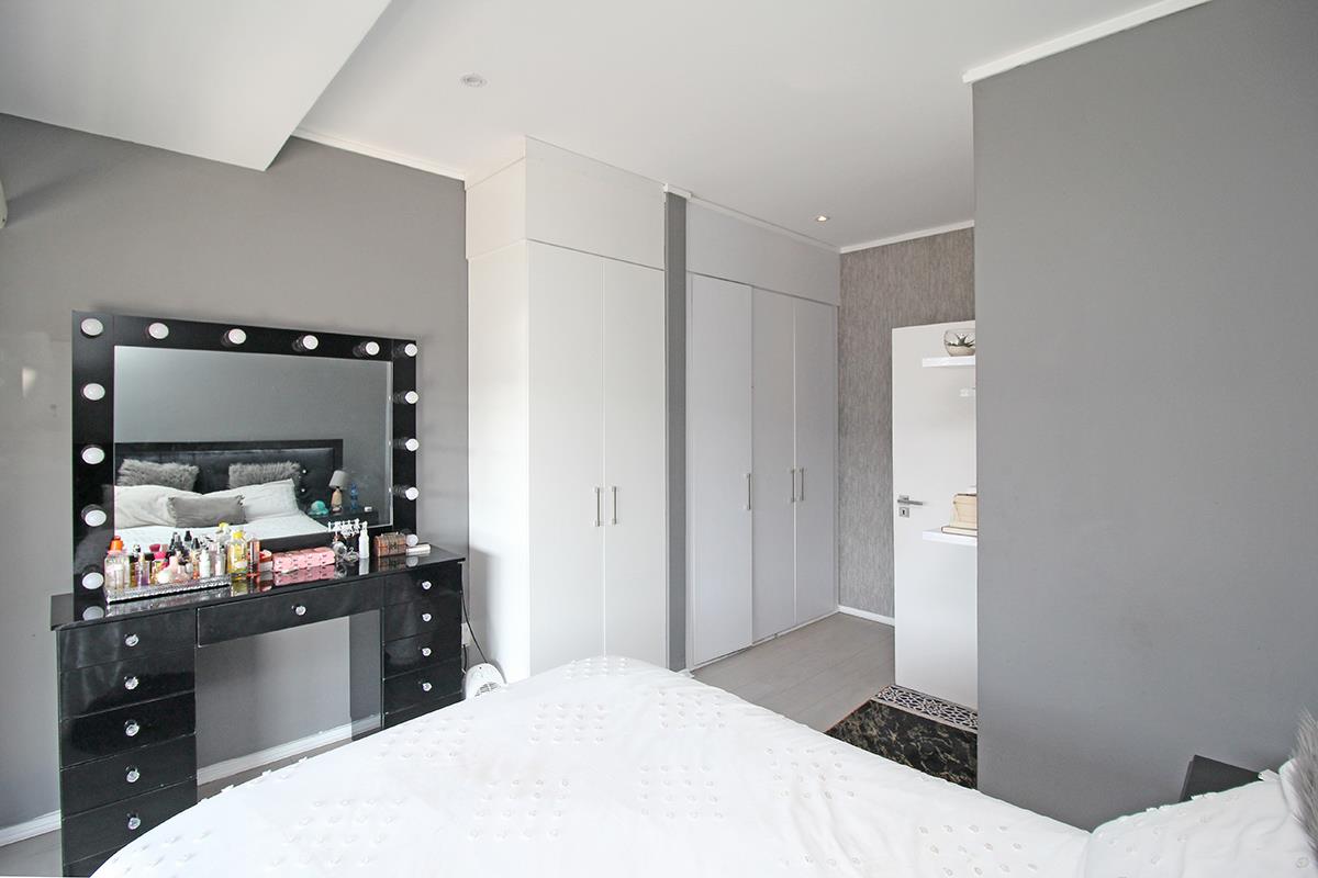 3 Bedroom Property for Sale in Oaklands Gauteng