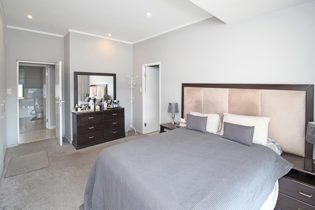 3 Bedroom Property for Sale in Oaklands Gauteng