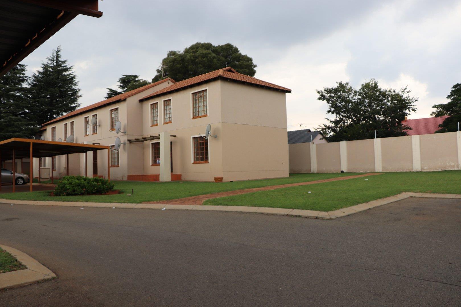 2 Bedroom Property for Sale in Roodepoort West Gauteng