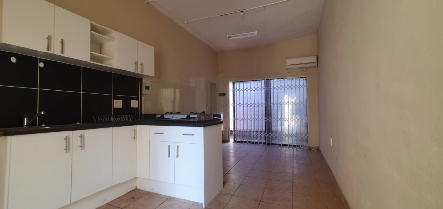 To Let 1 Bedroom Property for Rent in Blairgowrie Gauteng