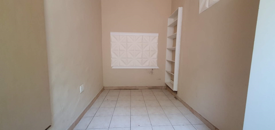 To Let 1 Bedroom Property for Rent in Blairgowrie Gauteng