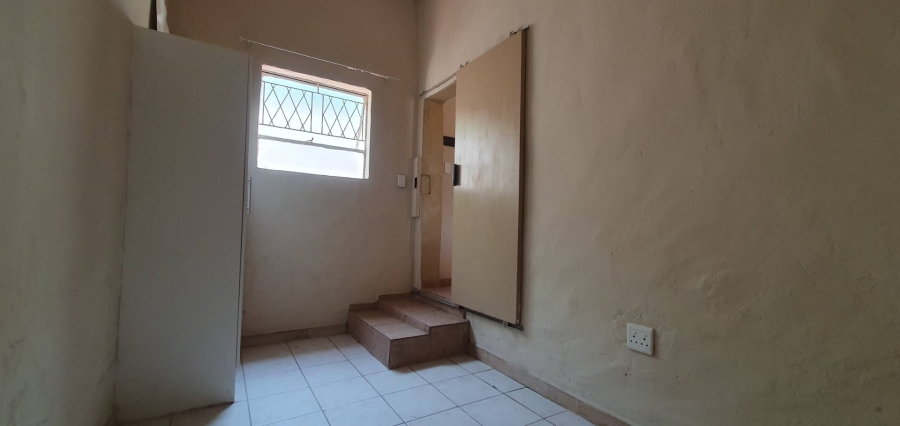 To Let 1 Bedroom Property for Rent in Blairgowrie Gauteng