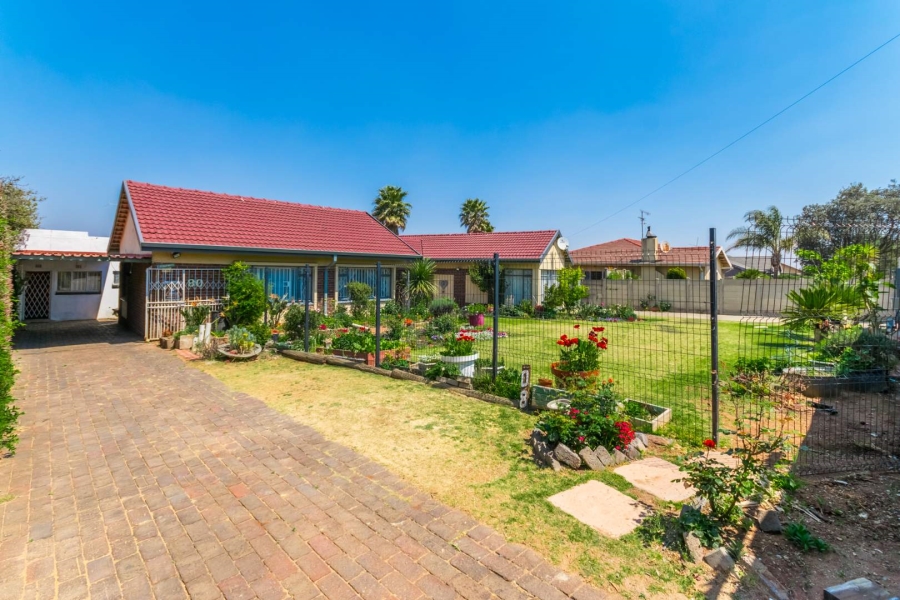 3 Bedroom Property for Sale in Horison Gauteng