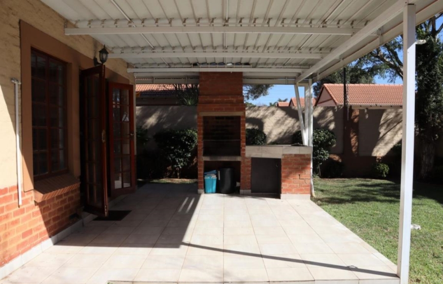 3 Bedroom Property for Sale in Equestria Gauteng