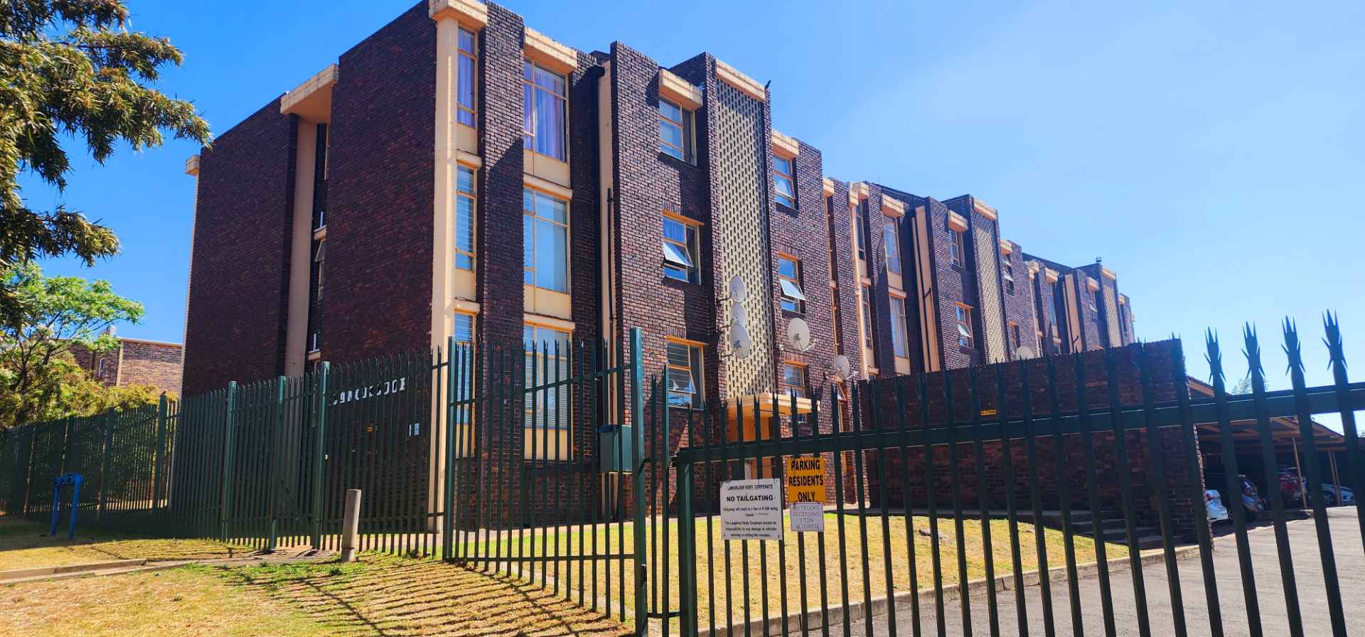 2 Bedroom Property for Sale in South Crest Gauteng