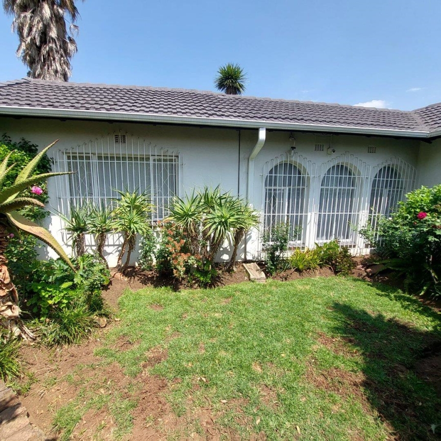 3 Bedroom Property for Sale in Brackendowns Gauteng